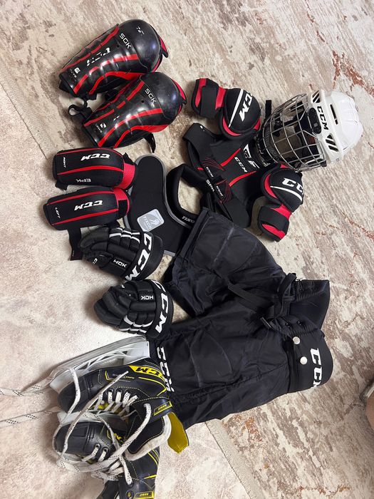 Продам экипировку полный хоккейный комплект CCM