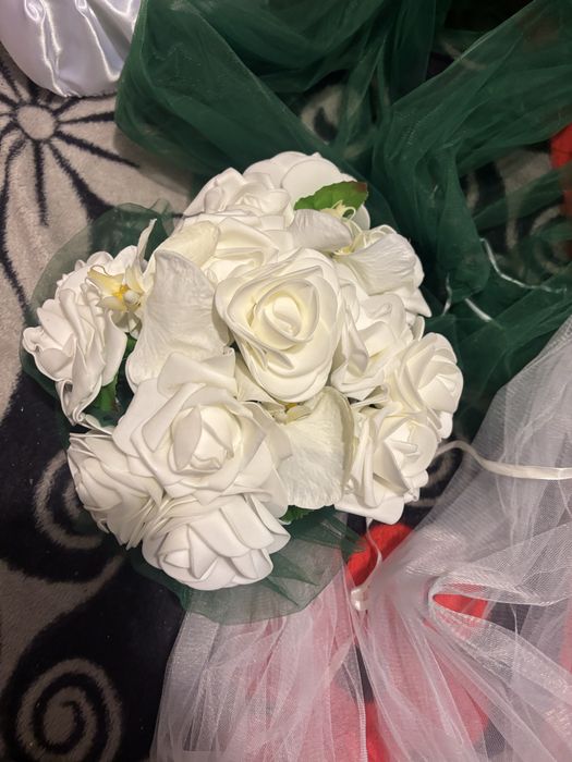 Aranjamnet nunta de pus pe masina