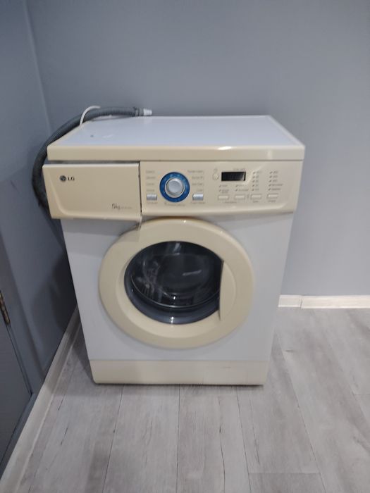Продам стиральную машинку LG