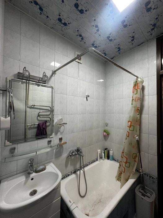 Срочно Продам 2 ком 3 этаж в доль дороге супер локация