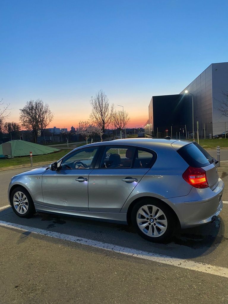 BMW Seria 1 Facelift 2009 luna 12