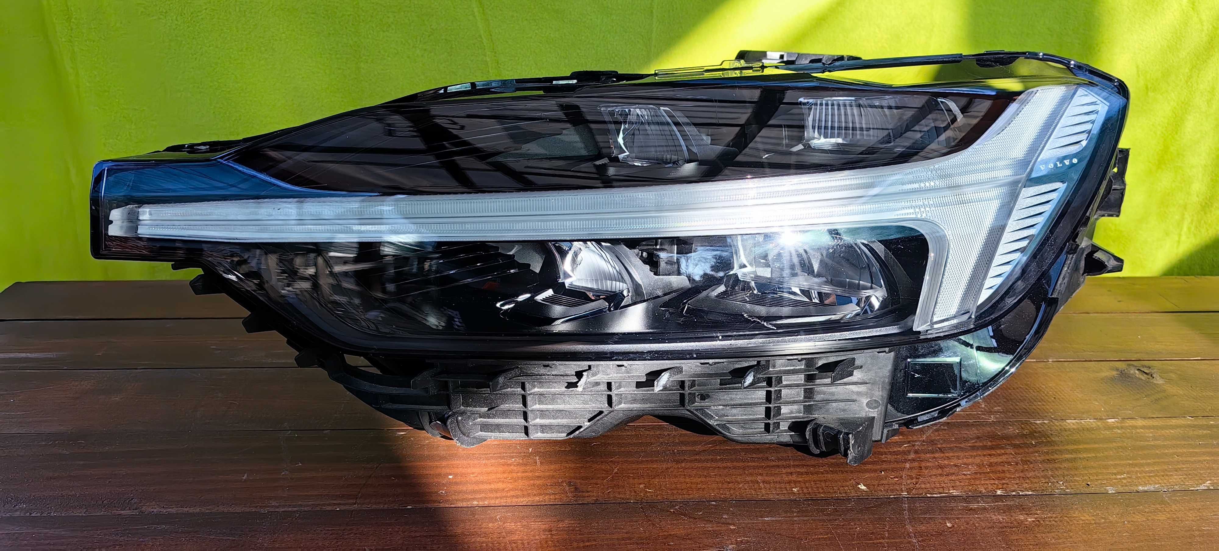 Фар за Volvo XC60 Full LED / Волво ХЦ60 Фул ЛЕД