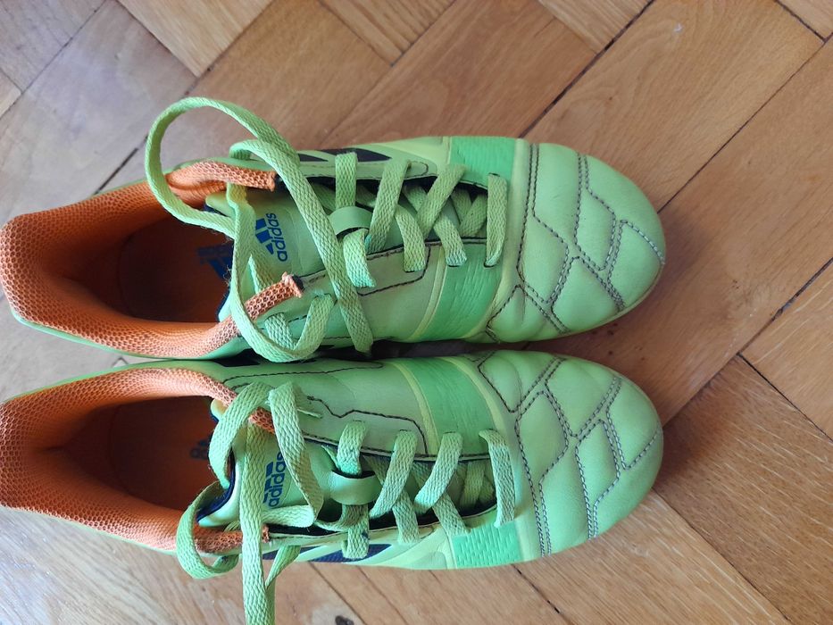 Adidasi baieti fotbal marca Adidas