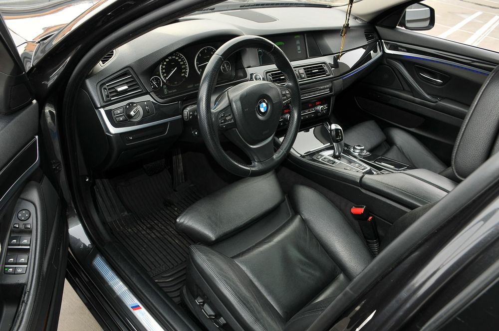 BMW 530 XDRIVE  2012