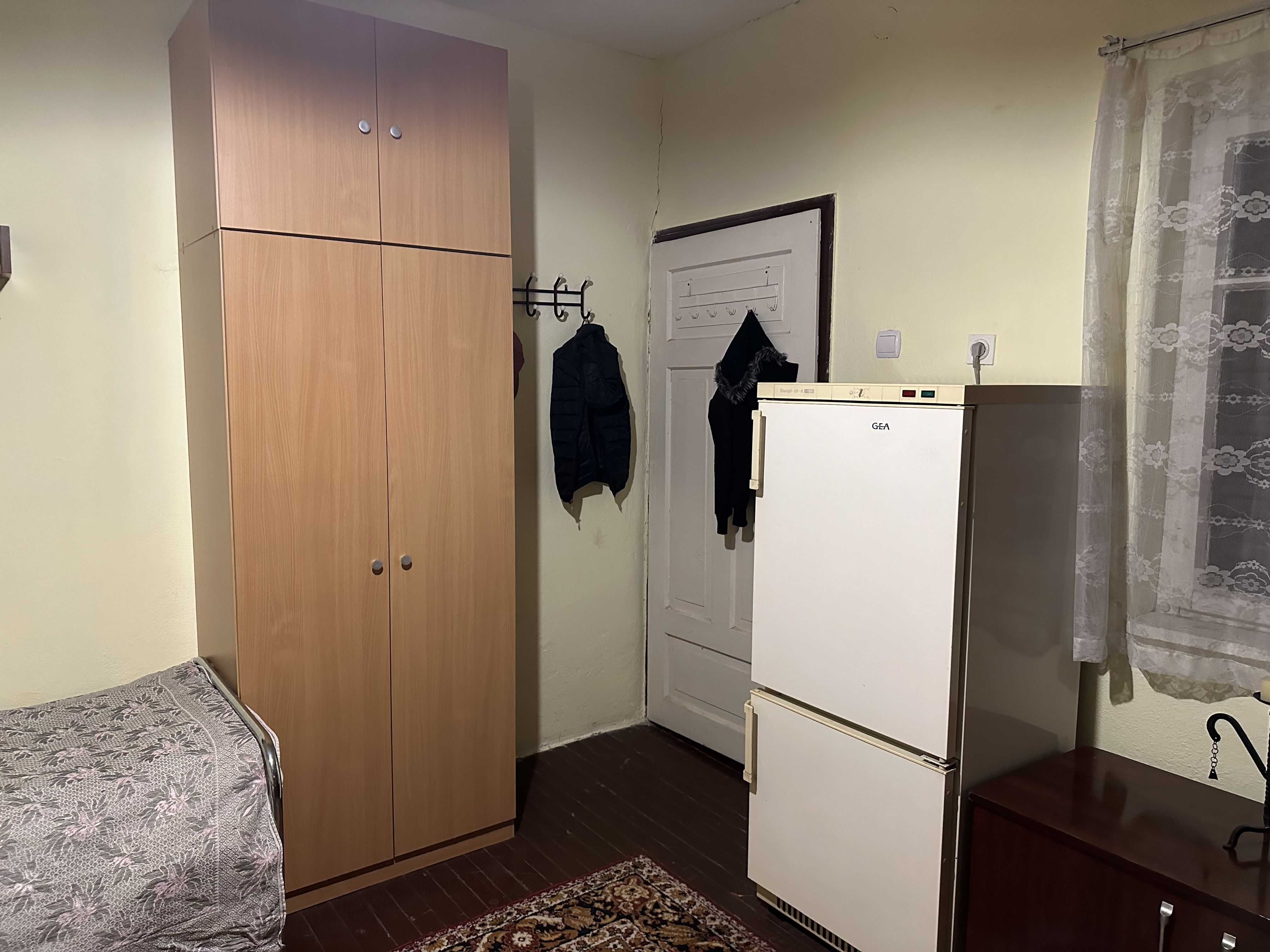 Продавам Къща с двор в с.Ахматово