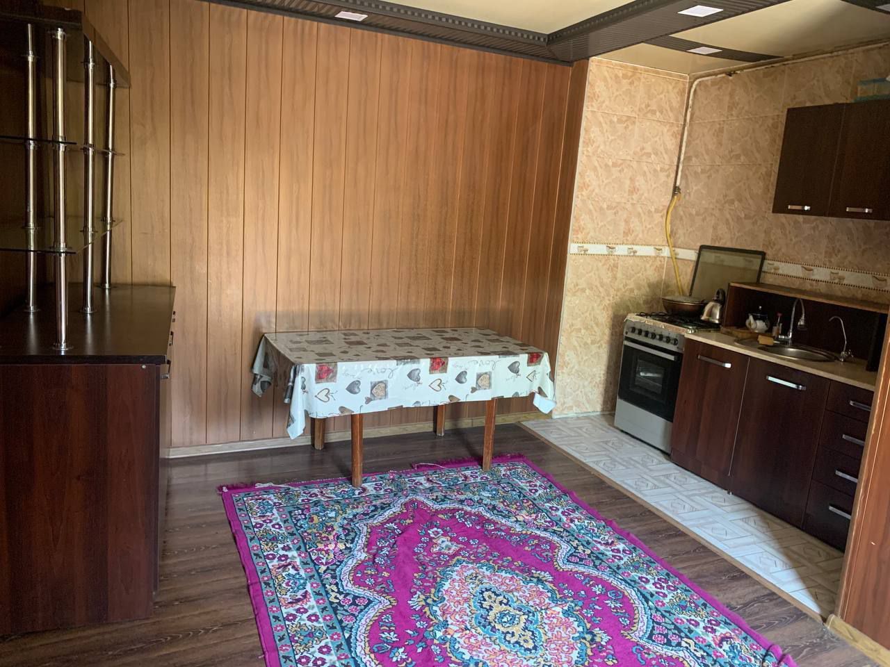 Uy yani hovli sotiladi bez makler