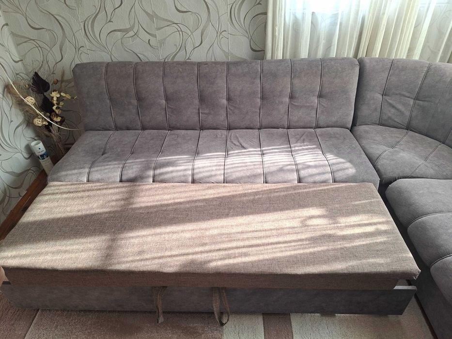 Ъглов разтегателен диван