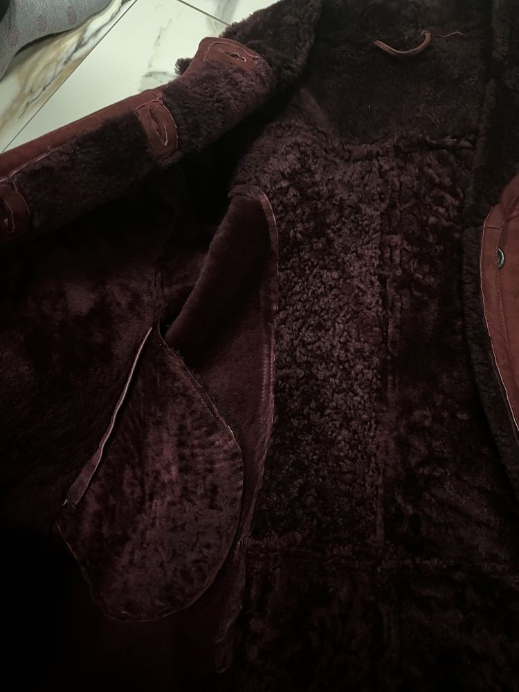 Palton vintage burgundy (visiniu) din piele.