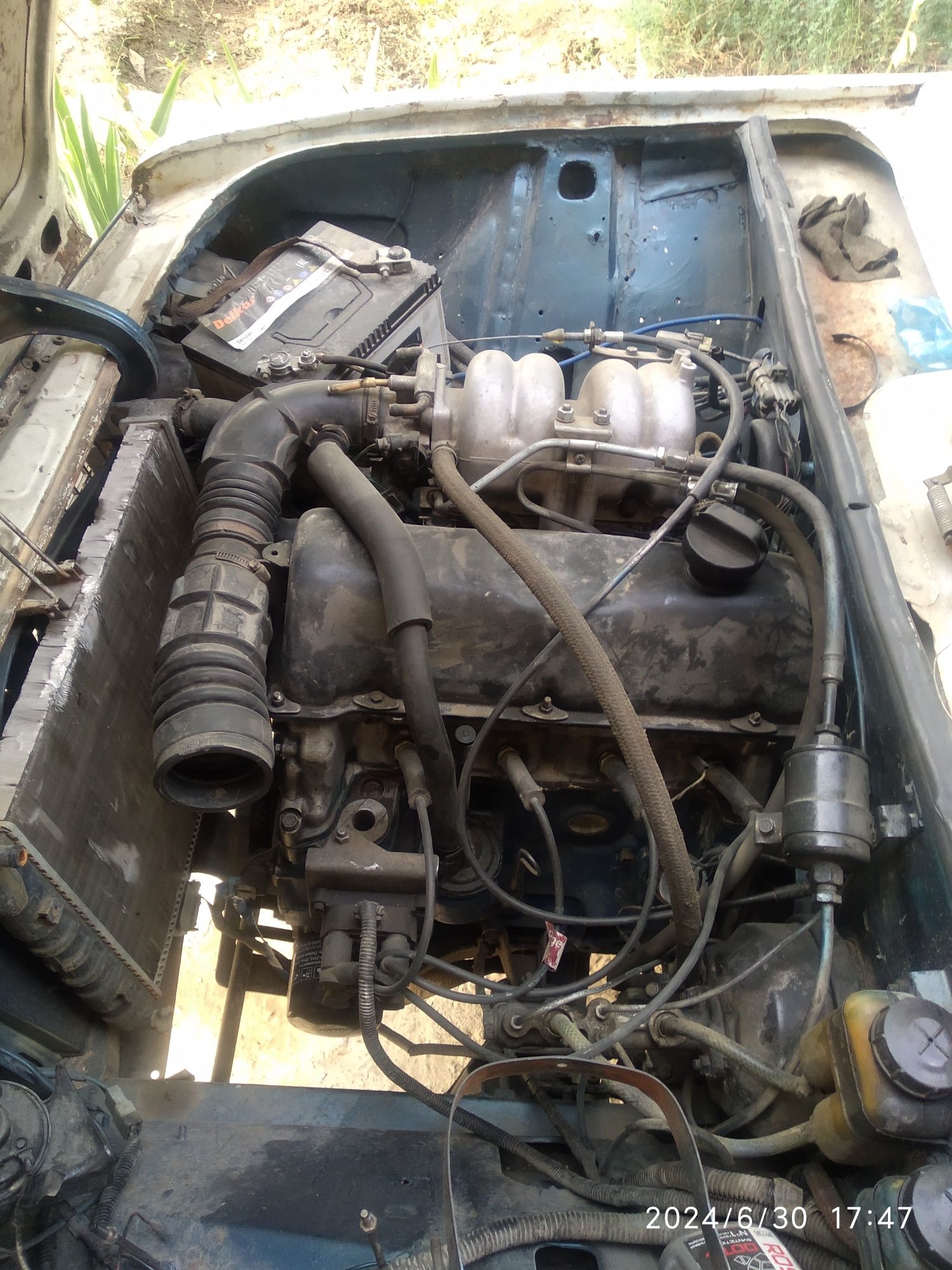 Vaz 2106 sotiladi mator injektor
