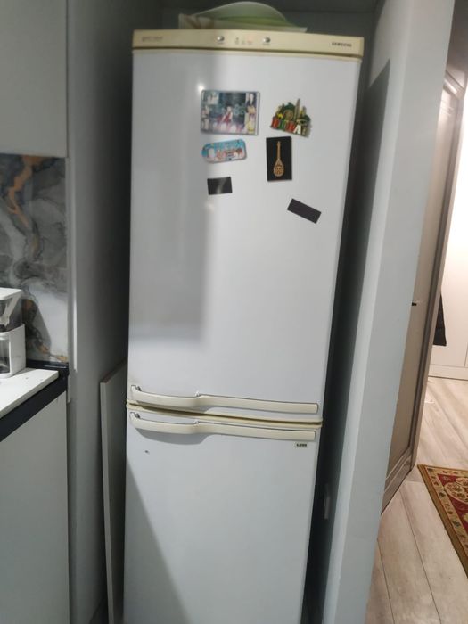 Продам холодильник Samsung