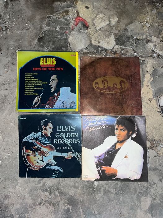 Плочи на известни изпълнители СПЕШНО!