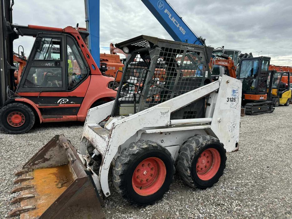 Услуги с Бобкат/Насипване/Подравняване