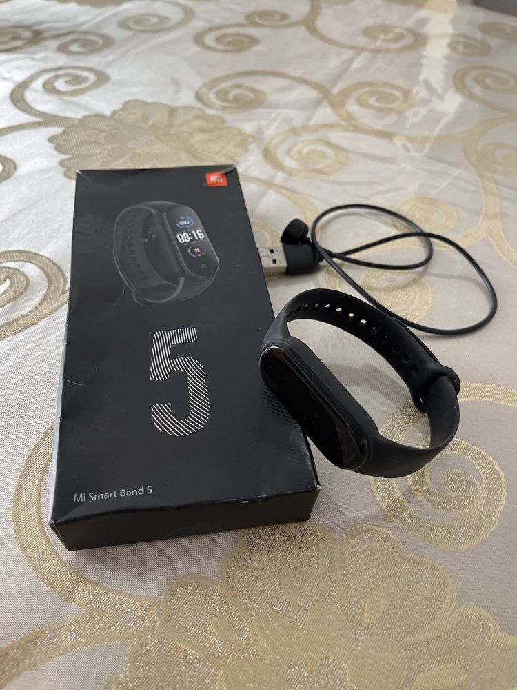 Часы Mi Smart Band 5