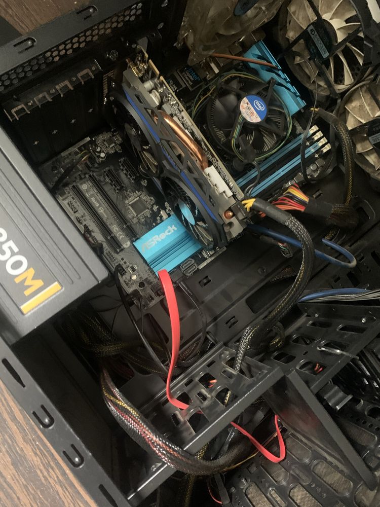 Pc Gaming: i5-4460, 20gb RAM, ASRock Z97, GTX 960 4GB