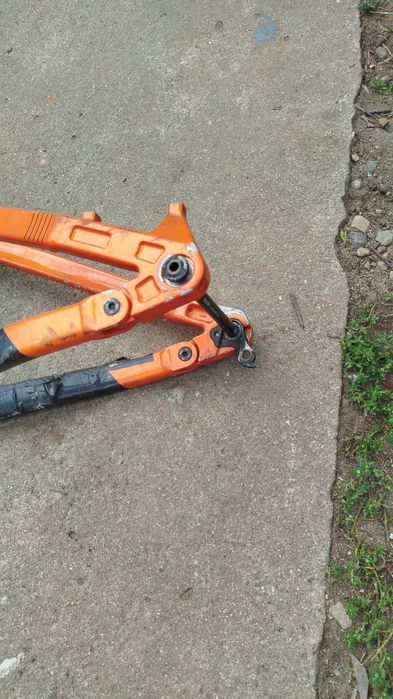 Vând cadru bicicleta