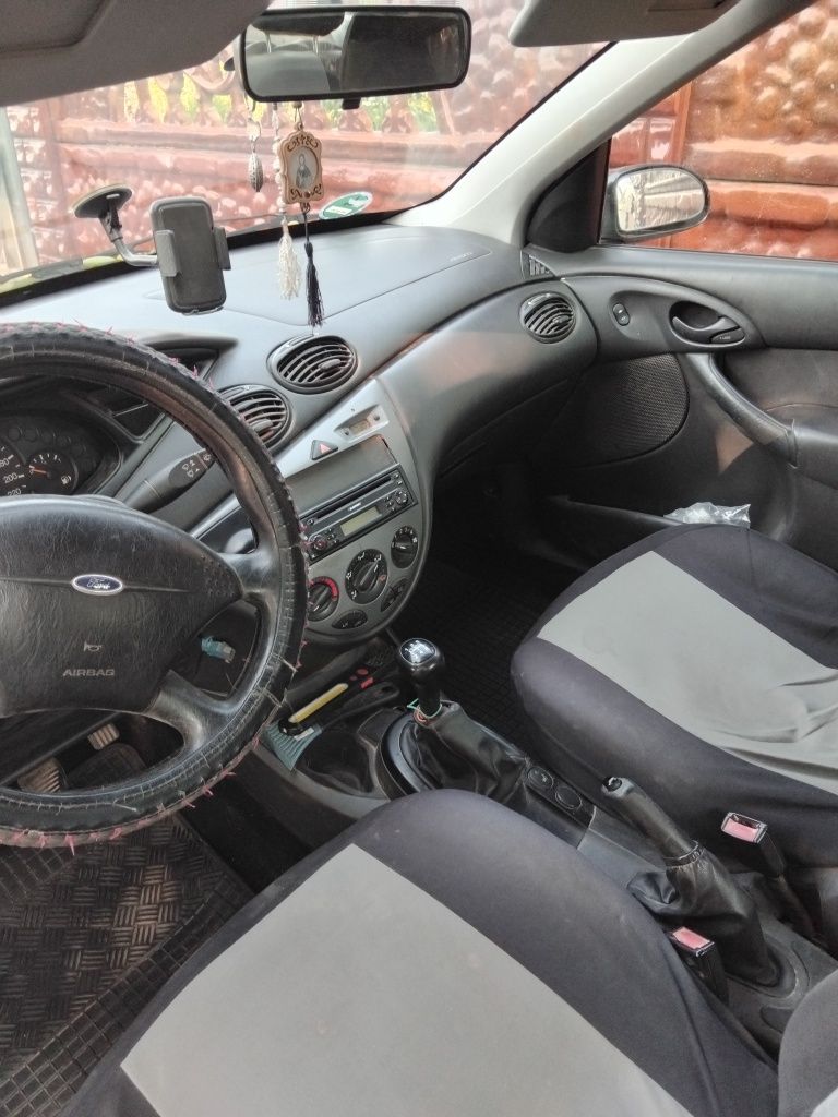 Vând Ford Focus 1 an 2002