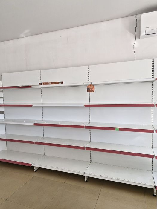 Продам полки витринные