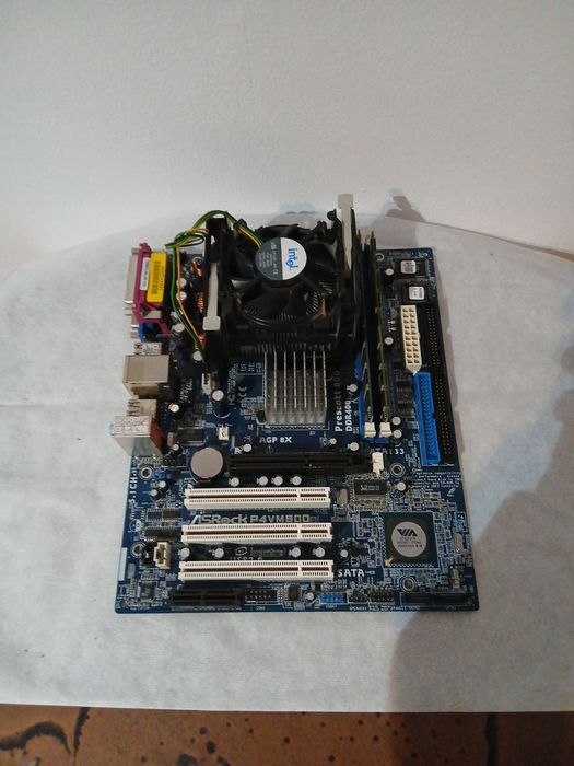 Placă de bază ASRock P4VM800