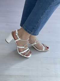 Луксозни дамски сандали с бляскави елементи. 3 цвята Номера:36 до 41