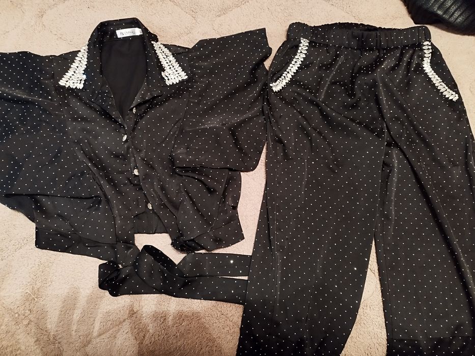 Дамски комплект топ и панталон