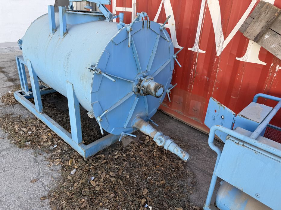 Продается Станок  для производства Шлакоблока - Кирпича