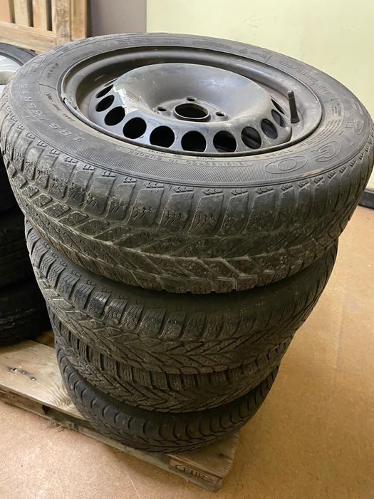 Vând jante tabla cu cauciucuri Logan