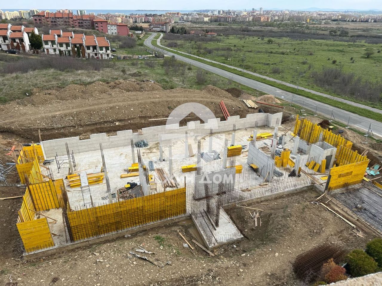 Продава се Тристаен апартамент в с. Кошарица, Област Бургас - 117 кв.м за 932 €/кв.м - Снимка #3