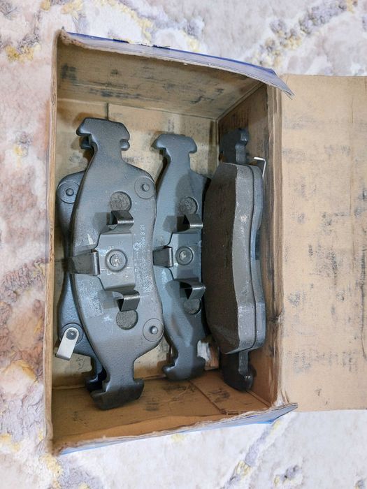 Продаю новые оригинал Cobalt тормозные колодки(передние)
