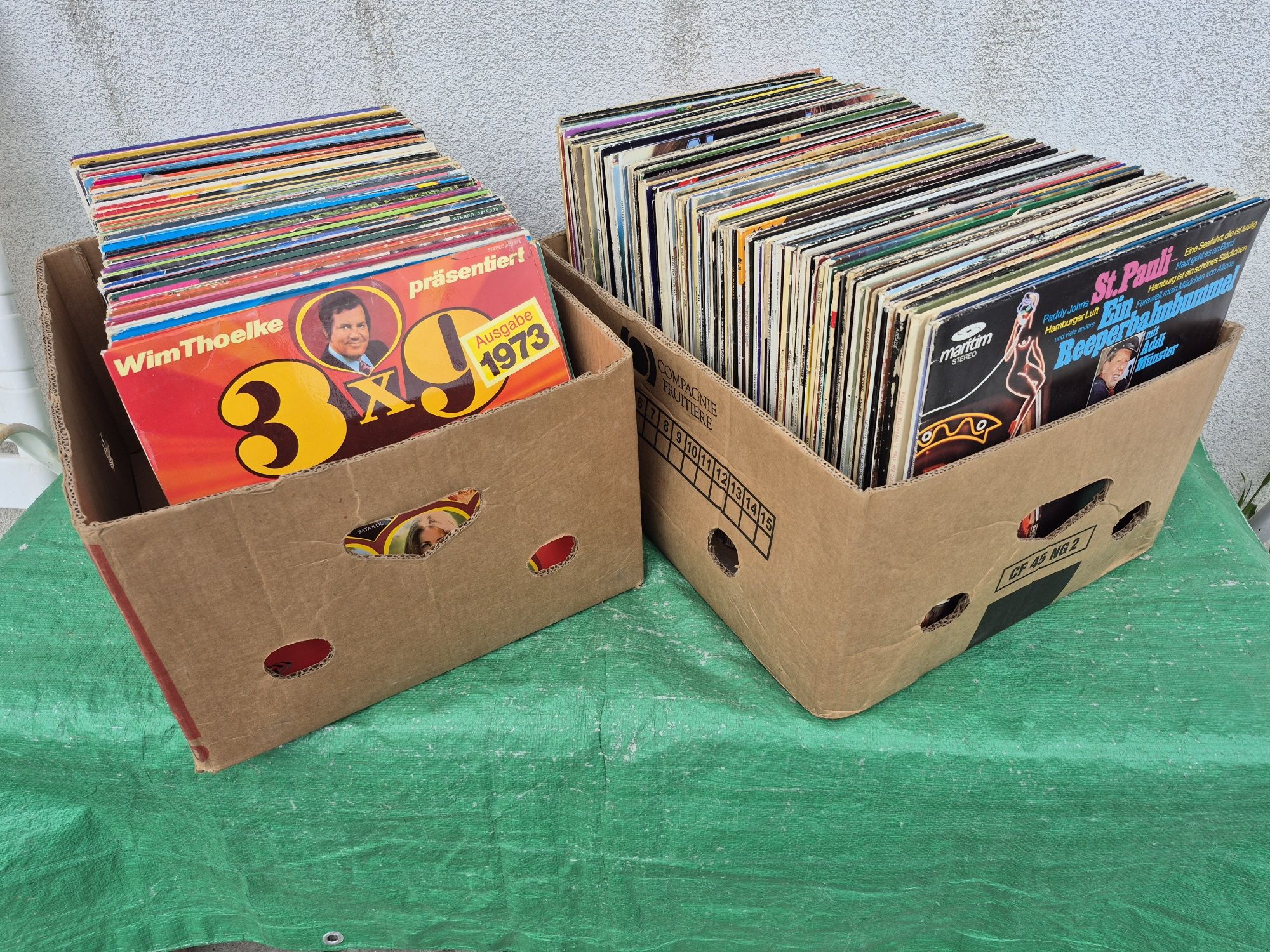 Lot Discuri Vinil colectie 200 LP cu muzica usoara straină mixta