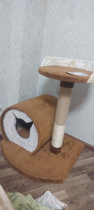 Продам домик и чесалку для котиков
