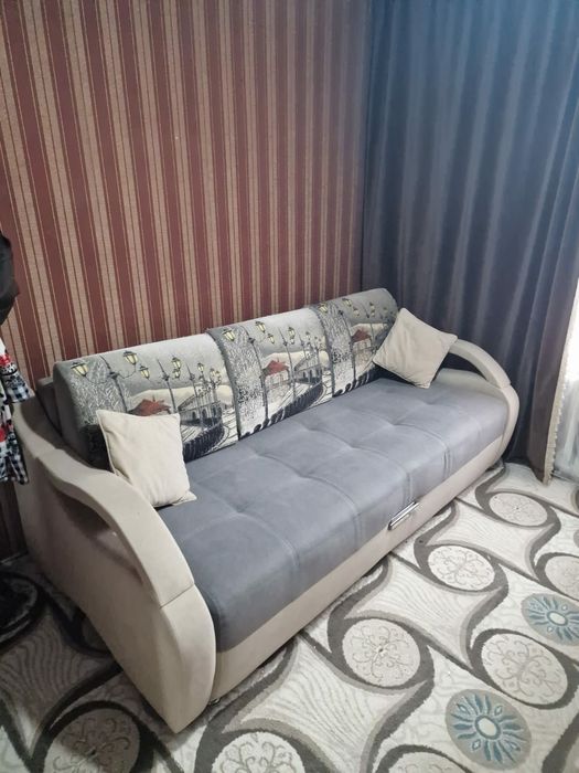 Диван в хорошем состоянии