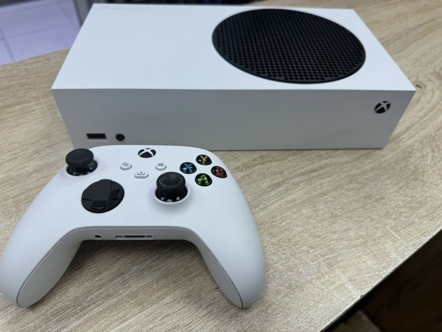 Xbox  series s  2 джостика