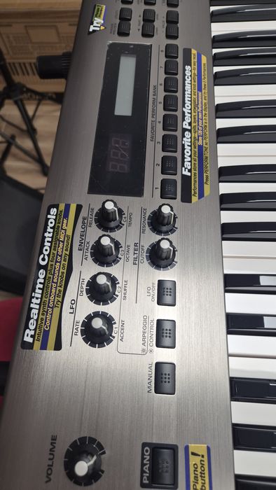 ROLAND RS-9 Синтезатор !