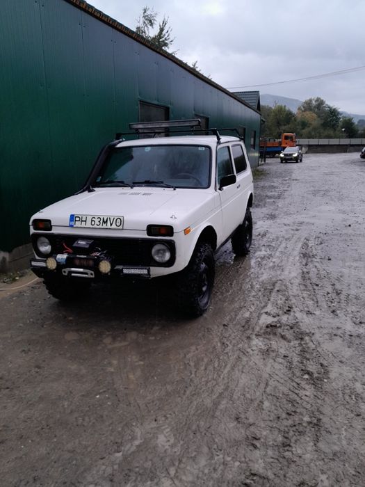Vând Lada niva 4x4