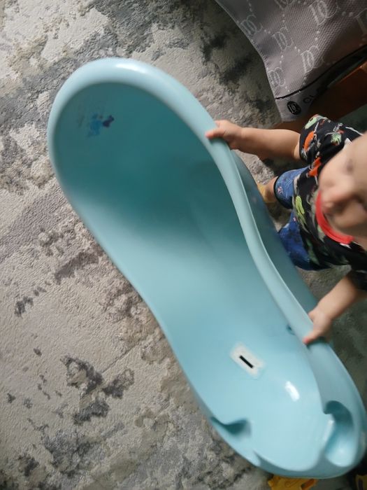 Ванночка для купания,  новая , фирмы  ,Kidwick голубого цвета, подарок