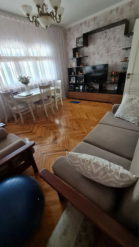 Продаю свою 3х комн на Максим Горьком (возле метро)