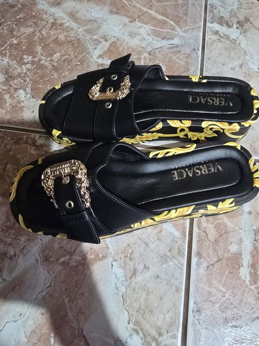 Papuci Versace noi