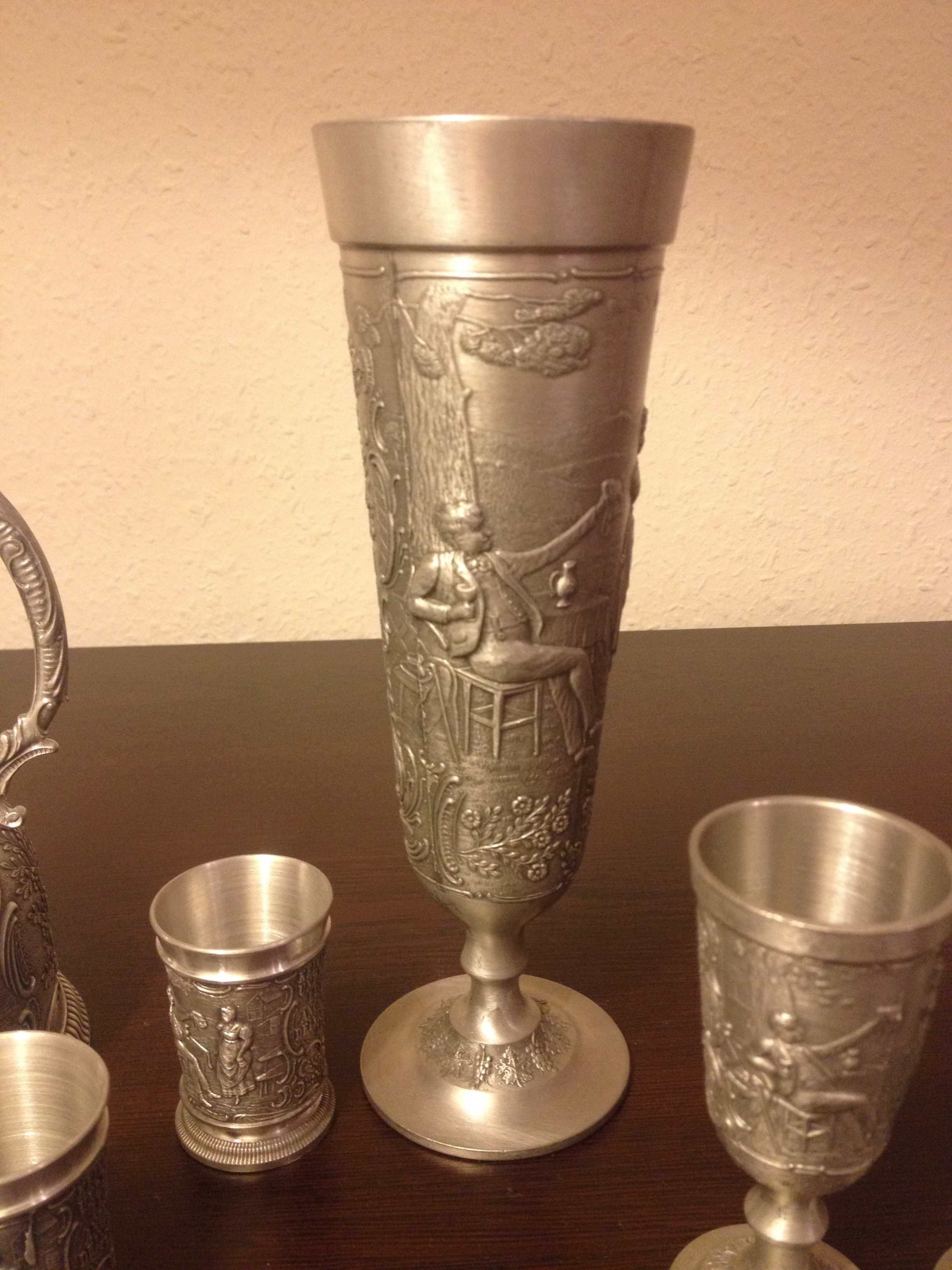 Красиви немски калаени предмети кана чаши чаша серия "Lindenwirthin"