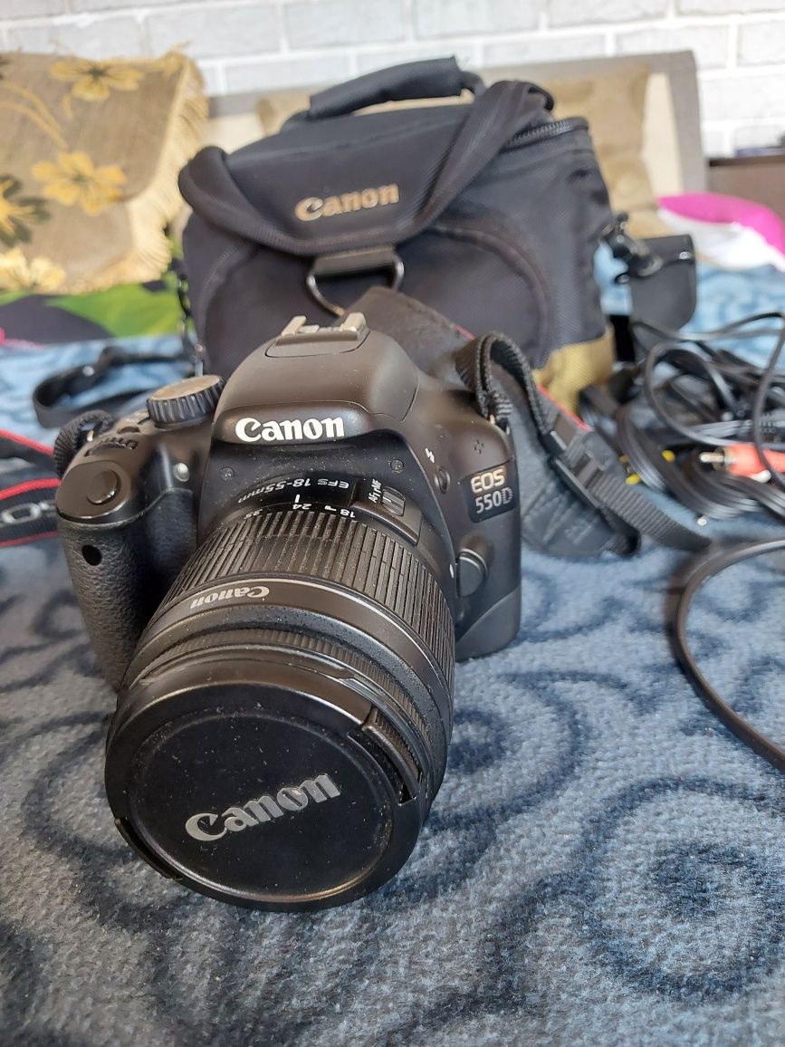 Фотоаппарат Canon  EOS 550 D.