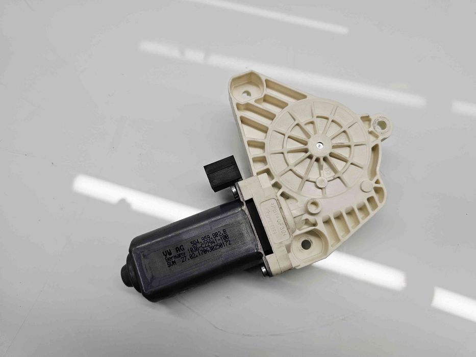 Motoras geam dreapta fata Volkswagen Passat B8 (3G2) [Fabr 2015-prezen