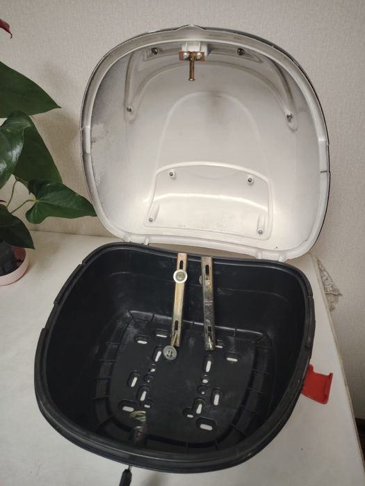 Продам мотокофру для скутера