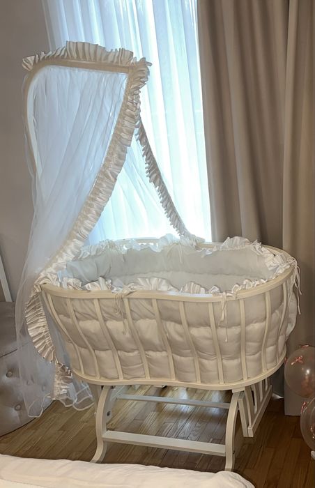 Бебешка дървена люлка