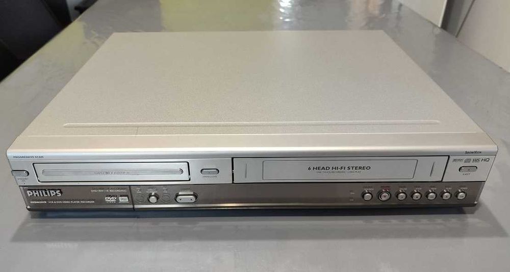 Player -COMBO - DVD/VHS Recorder/Video Cassette Recorder