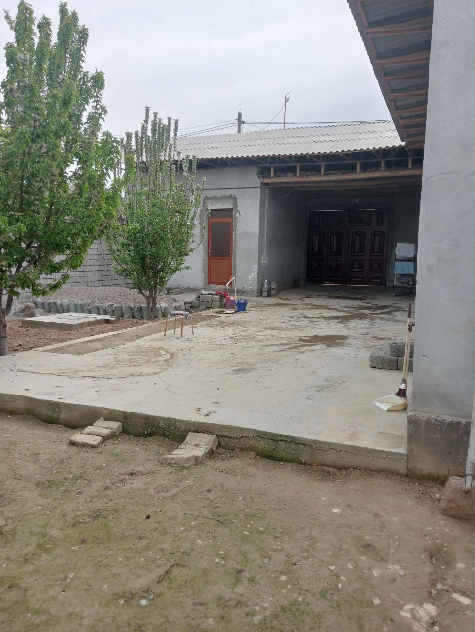 Uy sotiladi hamma sharoit bor
