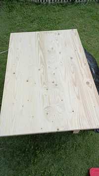Blat din lemn masiv de pin pentru spatii de lucru sau mese.
