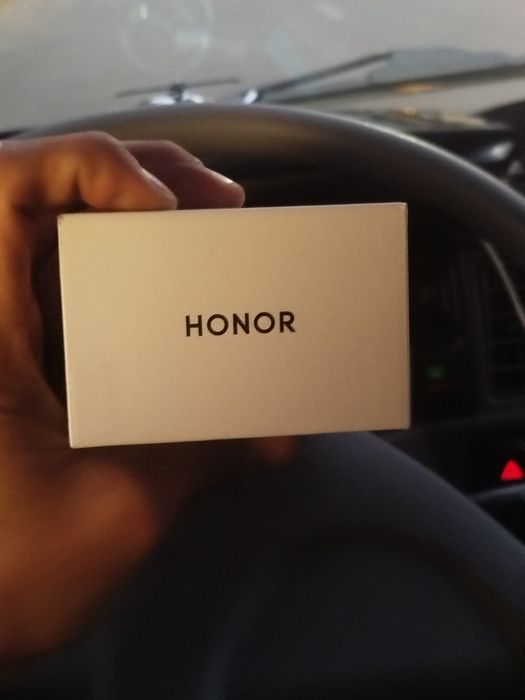 Honor X9d 5g sotiladi pachka hali ochilmagan 1 yigllik kafolati bilan