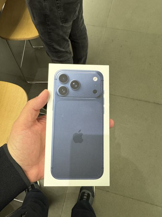 Iphone 17 pro max 256 blue LLA ochilmagan