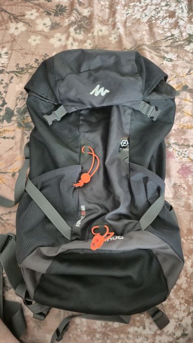 Rucsac drumeție Quechua Forclaz F20 Air – spate ventilat curbat,