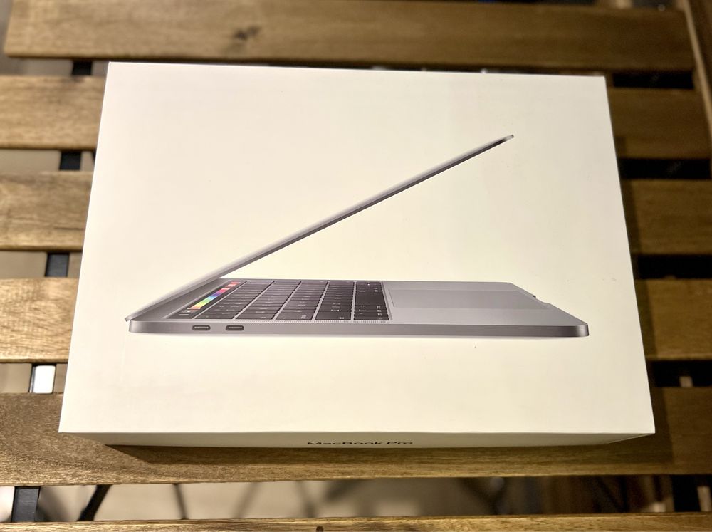 MacBook Pro 2019 13-inch Touch Bar