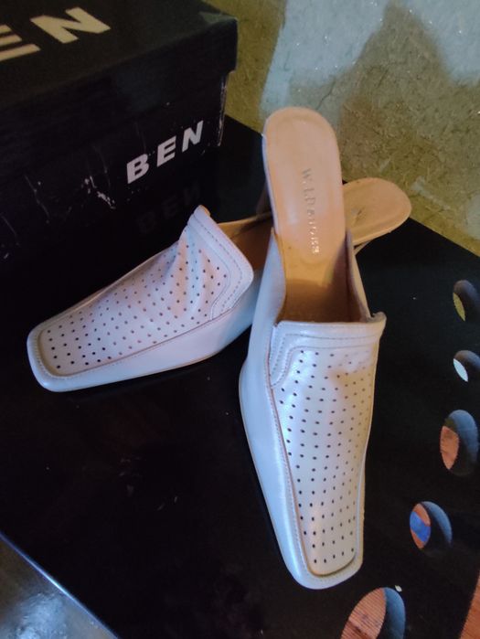 Босоножки женские